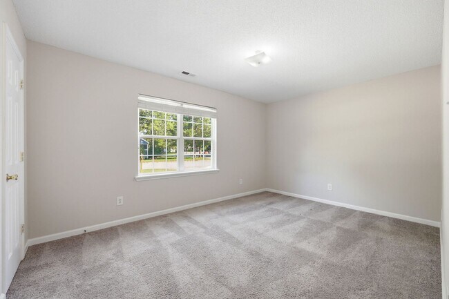 Building Photo - Welcome to Overbrook!