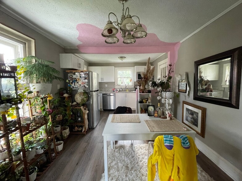 Building Photo - 1138 Lookout Ave NW