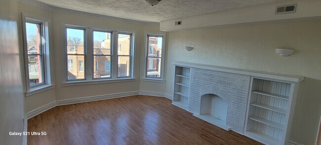 Primary Photo - 2227 S Ridgeway Ave
