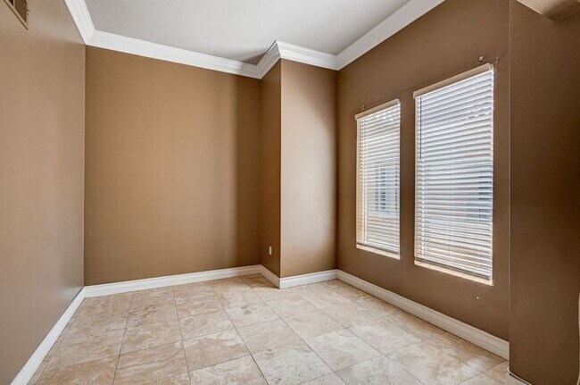 Building Photo - 210 E Flamingo Rd