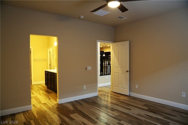 Building Photo - 5667 Oak Bend Dr