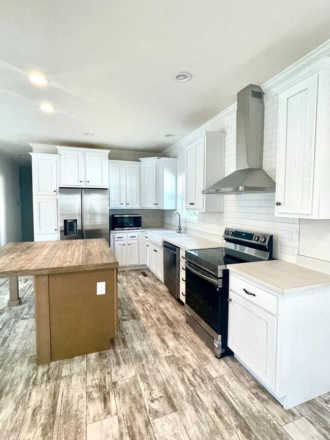 Building Photo - Brand New Home - Brooks Cove Subdivision -...