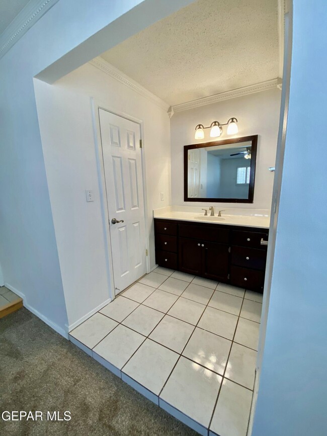 Building Photo - 1305 Vista De Oro Dr