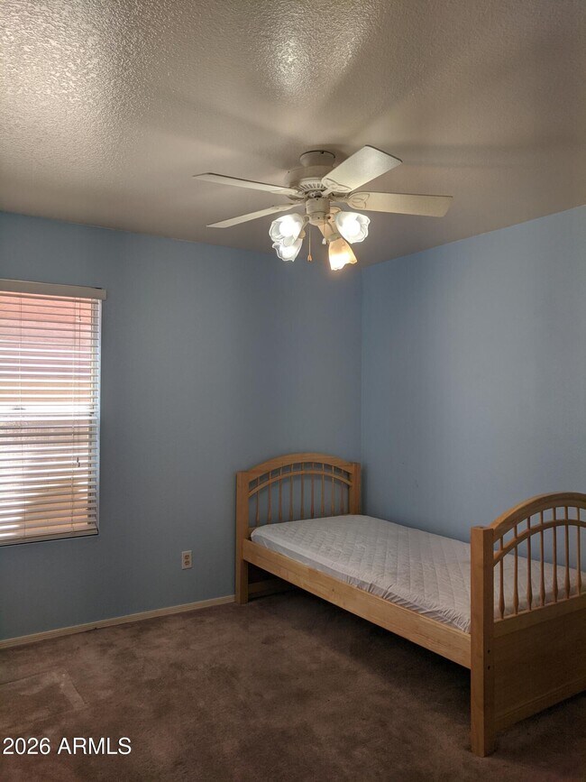 Building Photo - 1321 N Jamaica Way