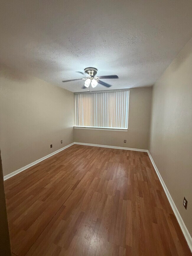 Building Photo - 3911 Fort St