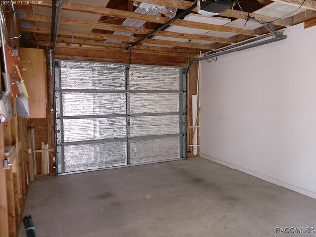 Building Photo - 1870 Arrowwood Ln