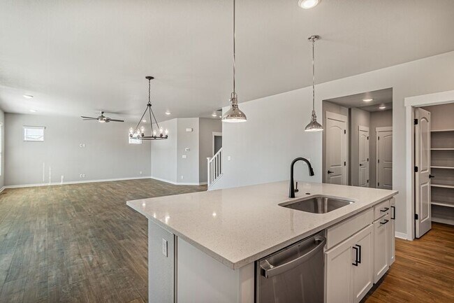 Building Photo - 5720 Slate River Pl