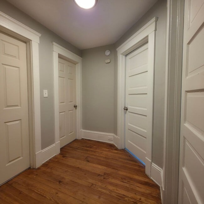 Building Photo - Newly remodeled 4 bedroom 1.5 bath single ...