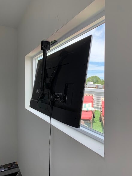 55" TV - 2716 W Cabot St