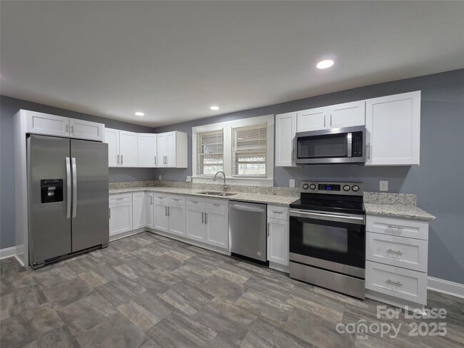 Primary Photo - 222 W McCubbins St