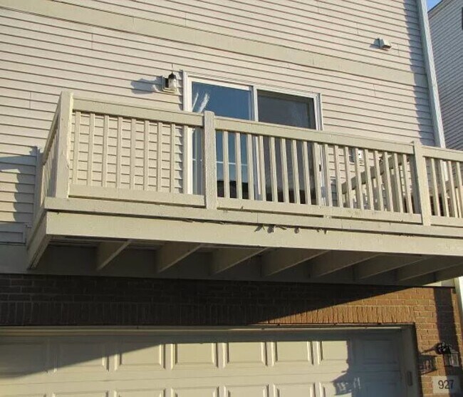 Building Photo - 927 Pheasant Trail