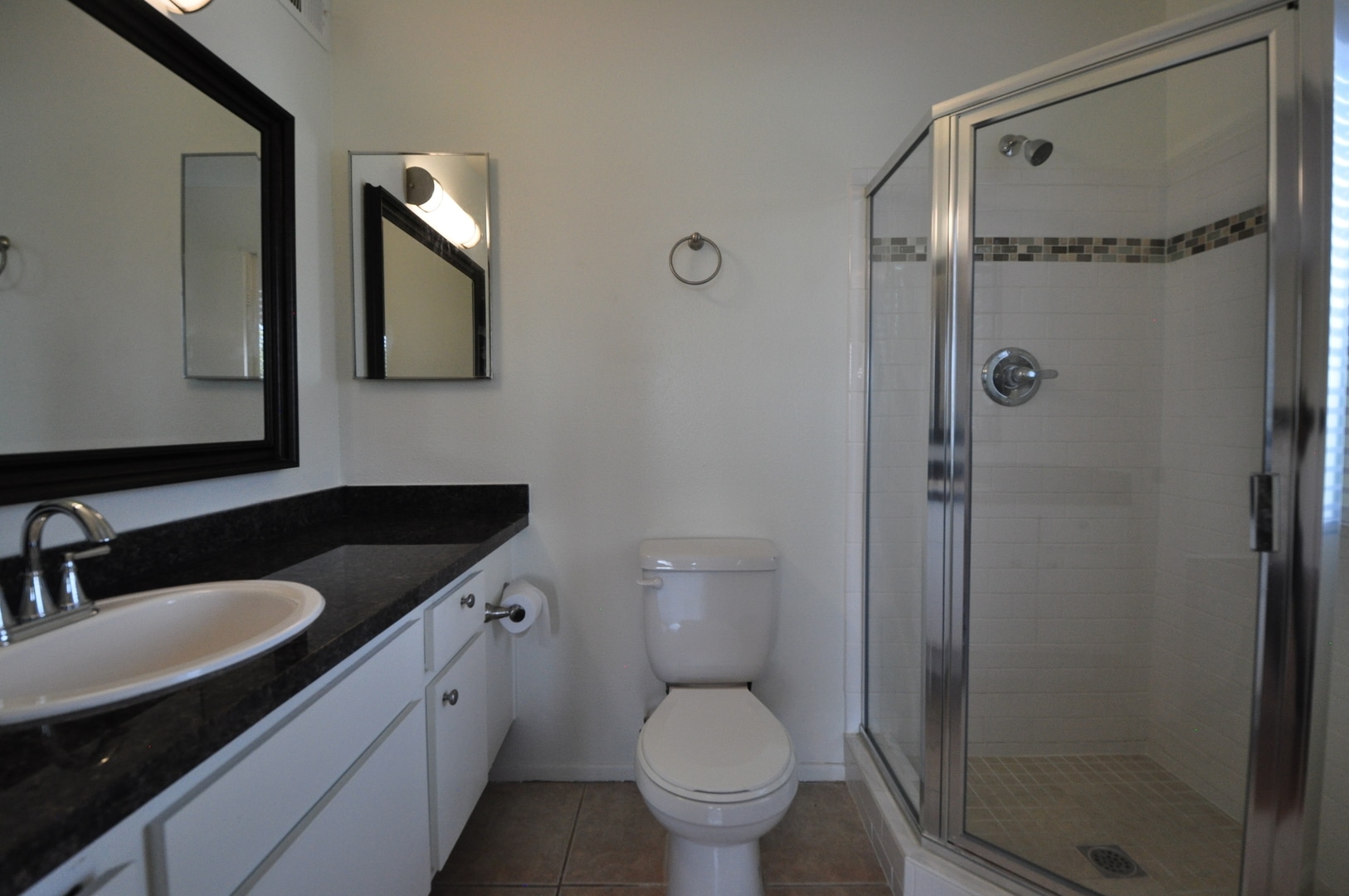 Building Photo - 2119 Elsinore St