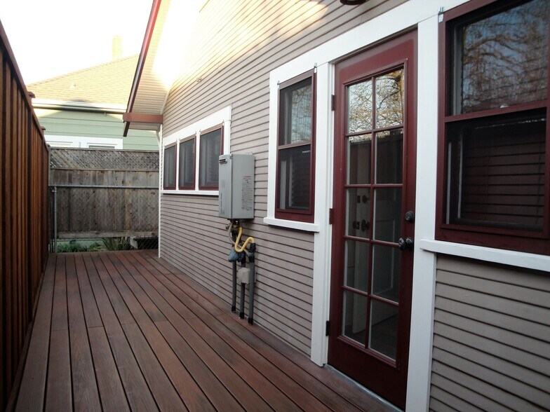 Building Photo - 346 Carrillo St