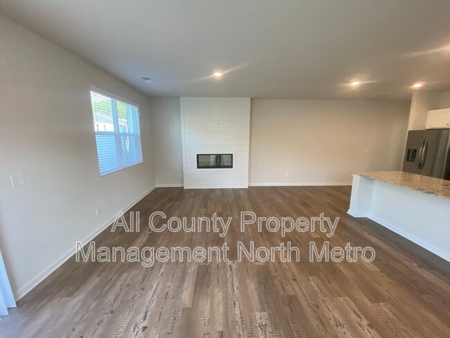 Building Photo - 5340 Melbourne Ln