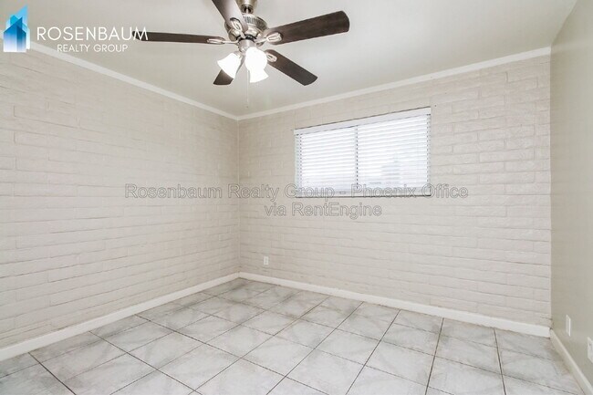 Building Photo - 654 S Mesa Dr