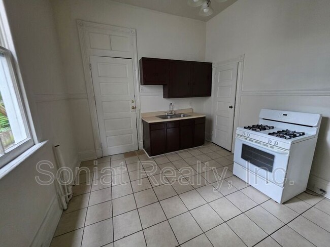 Building Photo - 3030 Palmyra St