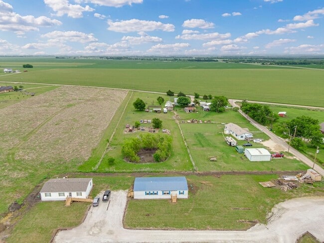 Building Photo - 110 Private Rd