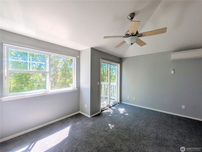 Building Photo - 3bd/2.5ba Seattle Townhome