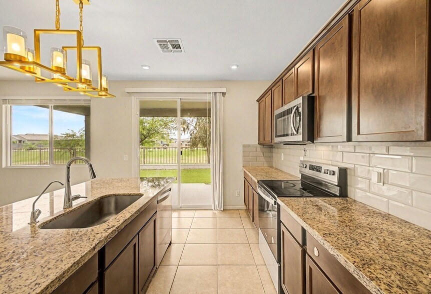 Building Photo - 35 S Biella Pl