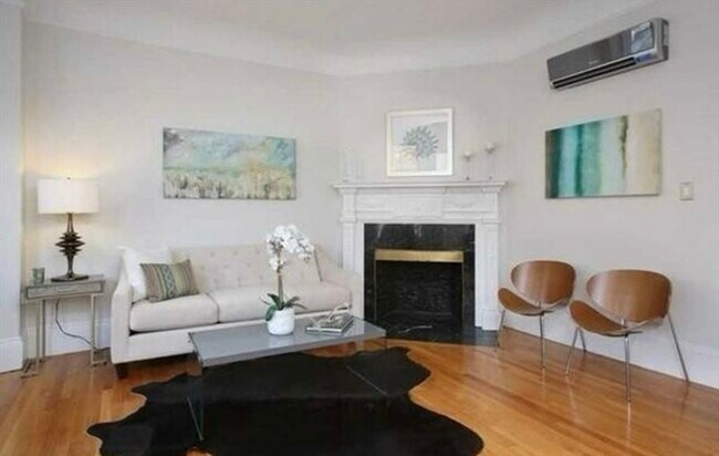 Building Photo - 261 Beacon St