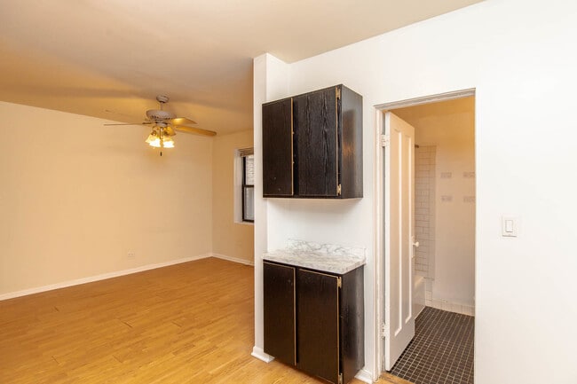 Building Photo - 1504 N Dearborn Pkwy