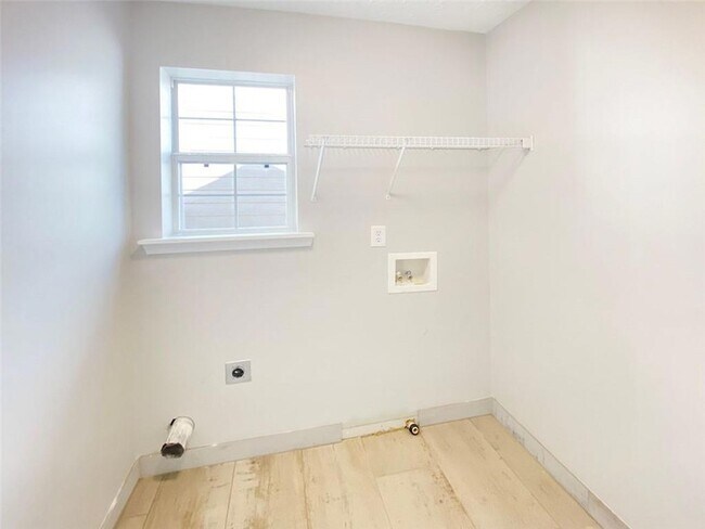 Building Photo - 1232 Gates Cir SE