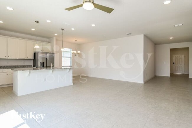 Building Photo - 1642 Isleta Lp