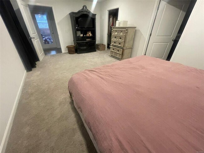 Building Photo - 84 Kohn Dr