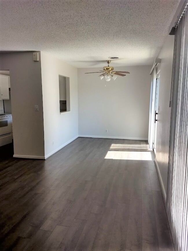 Building Photo - 29 Lakeshore Terrace