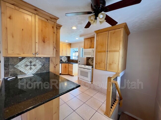 Building Photo - 2155 Westminster Ave