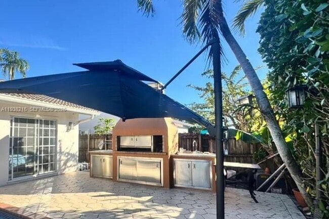 Building Photo - 15770 SW 141st Ct