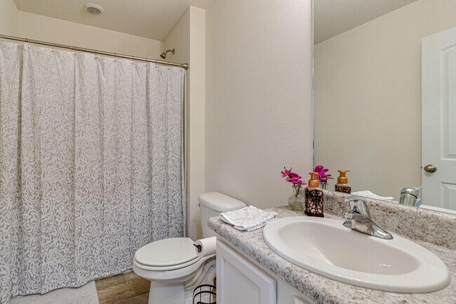 Building Photo - 1034 Limpkin St