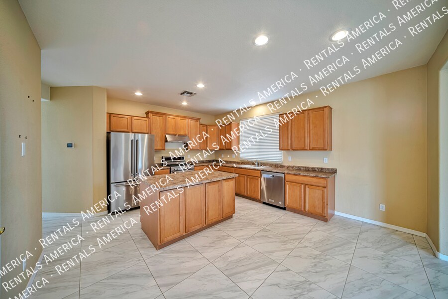 Building Photo - 12920 N Salt Cedar Dr