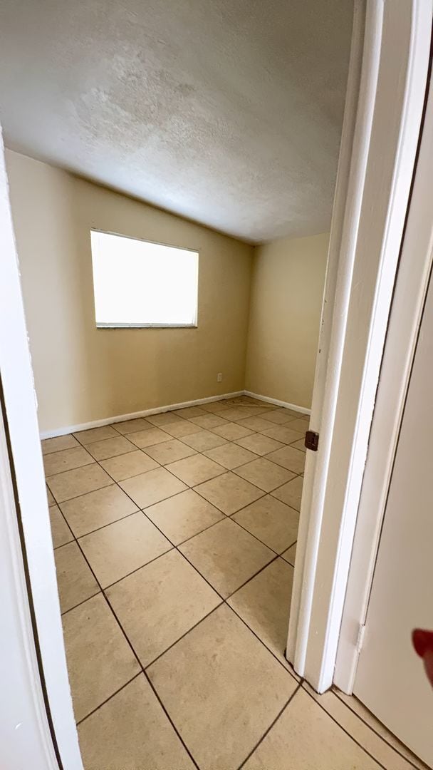 Building Photo - 3 Bedroom 1.5 Bathroom Home For Rent -Corner lot / Fenced