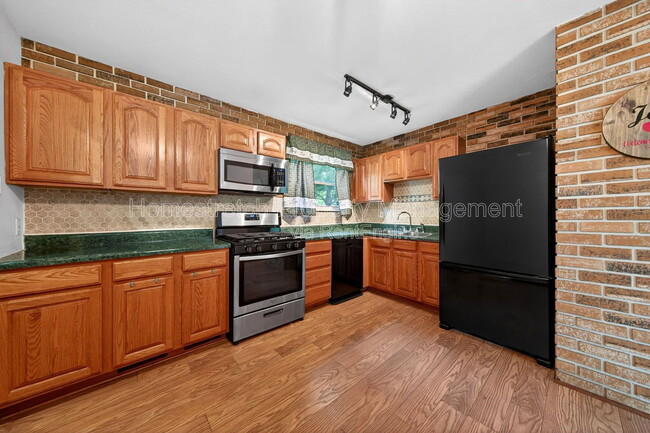 Building Photo - 1459 Redman Blvd