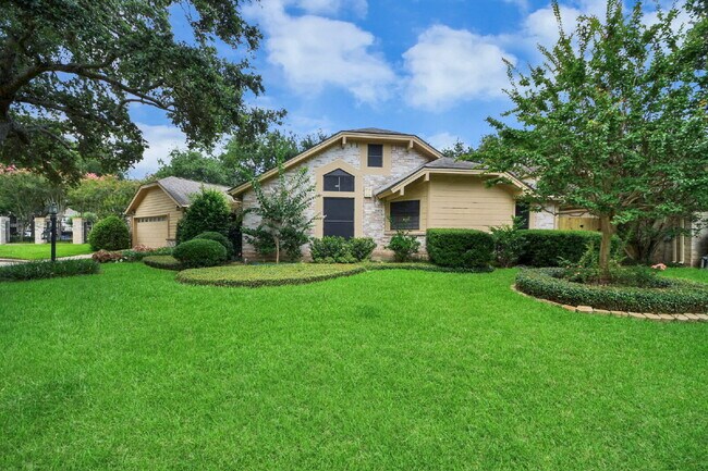 Building Photo - Freshly Remodeled Sugar Land Home with a Garden That Came Ready to Show Off