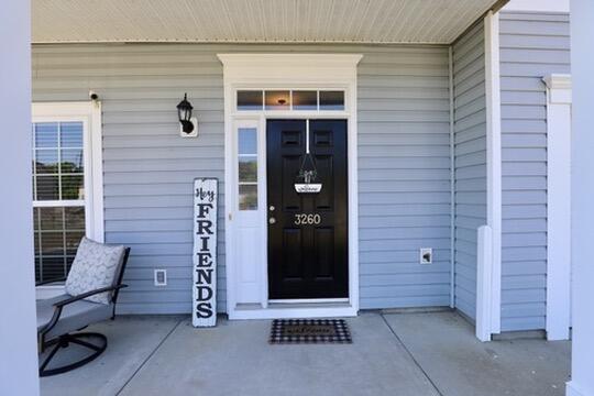 Building Photo - 3260 Matthews Dr