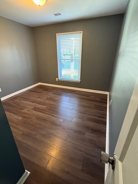 Building Photo - 2499 Harrods Pointe Trce