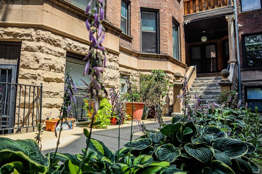 725 S. Loomis - Main Entrance - Harris Point Chicago