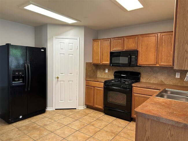Building Photo - 17915 Alpine Brook Ln