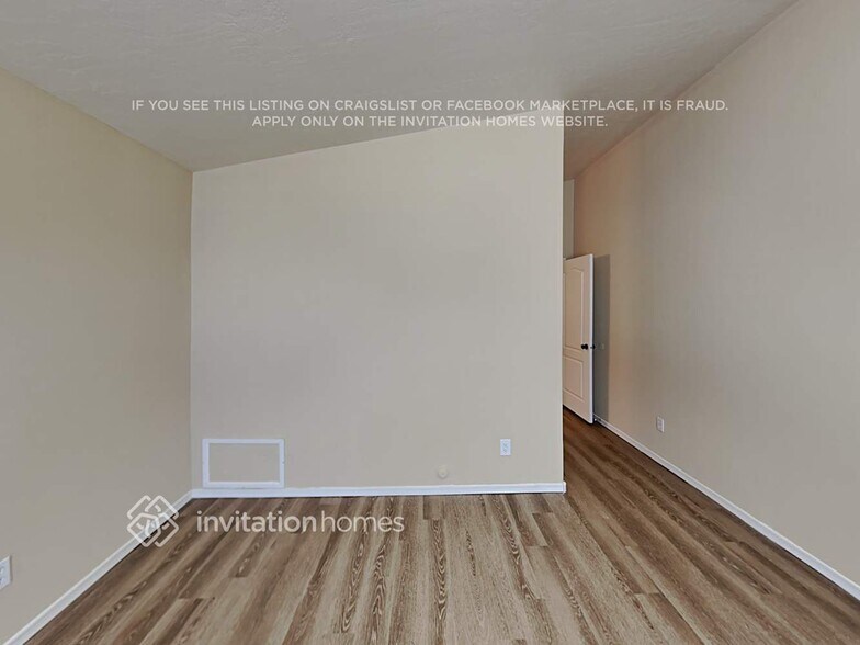 Building Photo - 9119 E Fairfield St