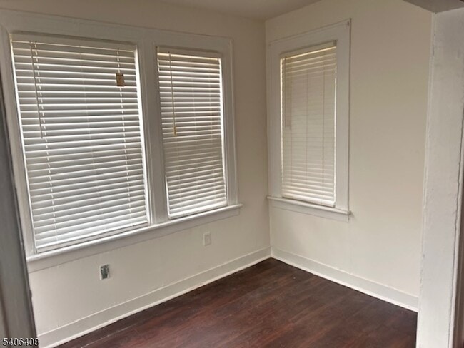 Building Photo - 185 Goldsmith Ave