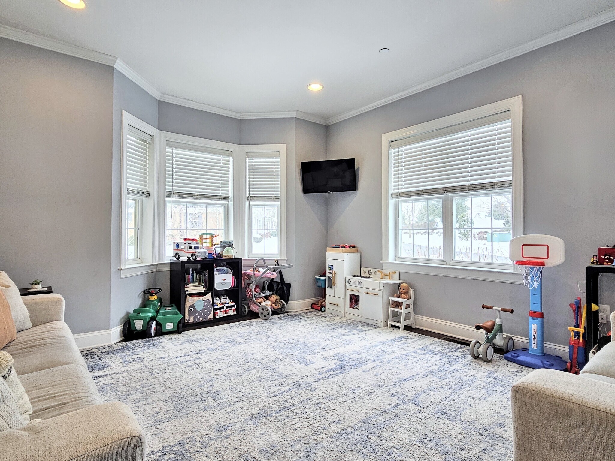 Building Photo - 634 Brentwood Dr