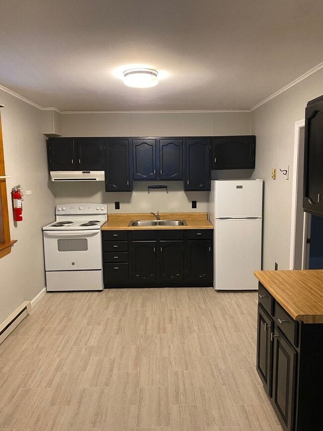 Building Photo - 114 N Penn St