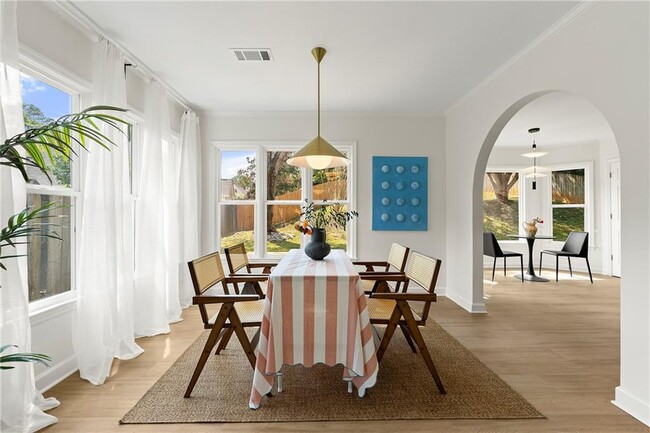 Building Photo - 1414 Justin Dr