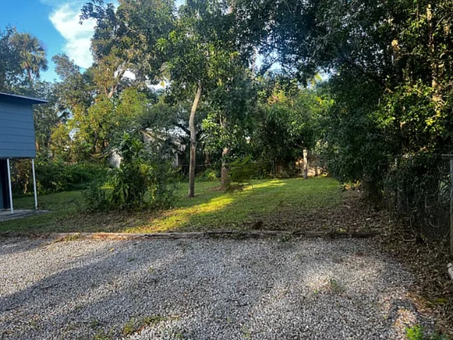 Building Photo - 1531 Hough St