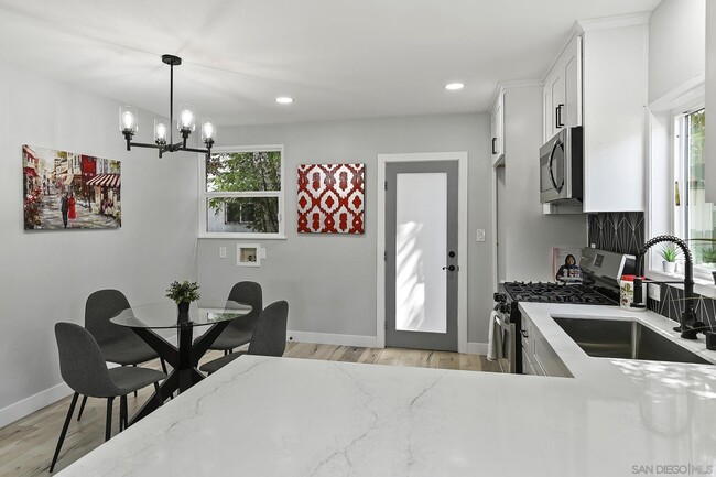 Building Photo - 4465 Orange Ave