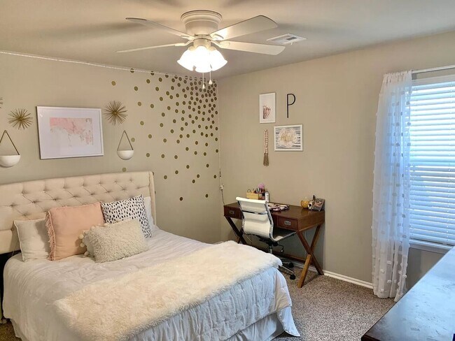 Building Photo - 3 Bed | 2 Bath in Owasso!