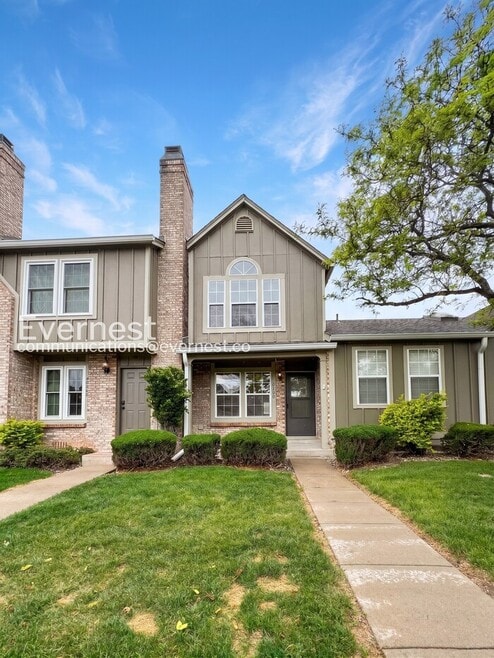 Building Photo - 9694 W Chatfield Ave