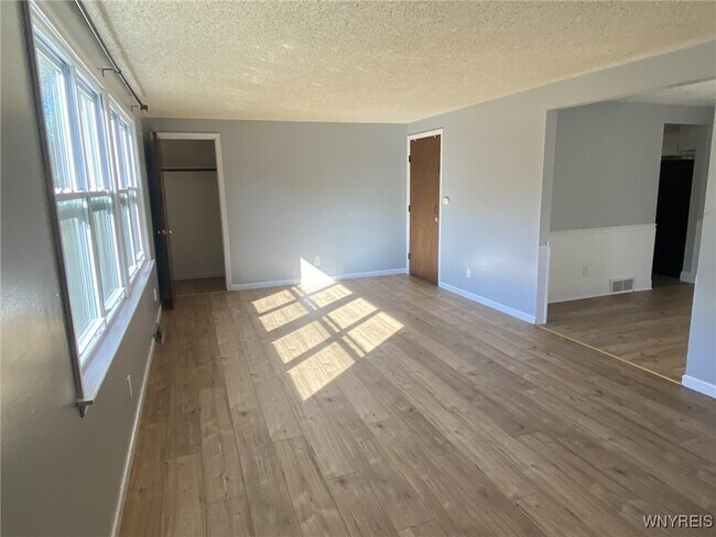 Building Photo - 52 Acacia Dr